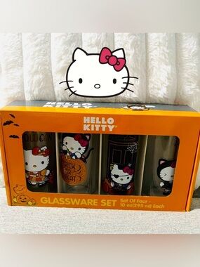 Hello Kitty Halloween Glassware Set